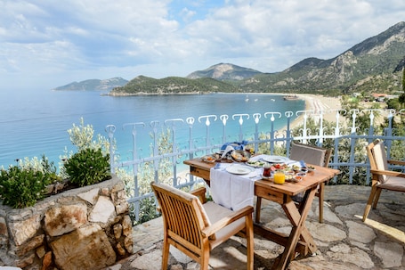 Breakfast area. Beyaz Yunus Hotel - Adults only