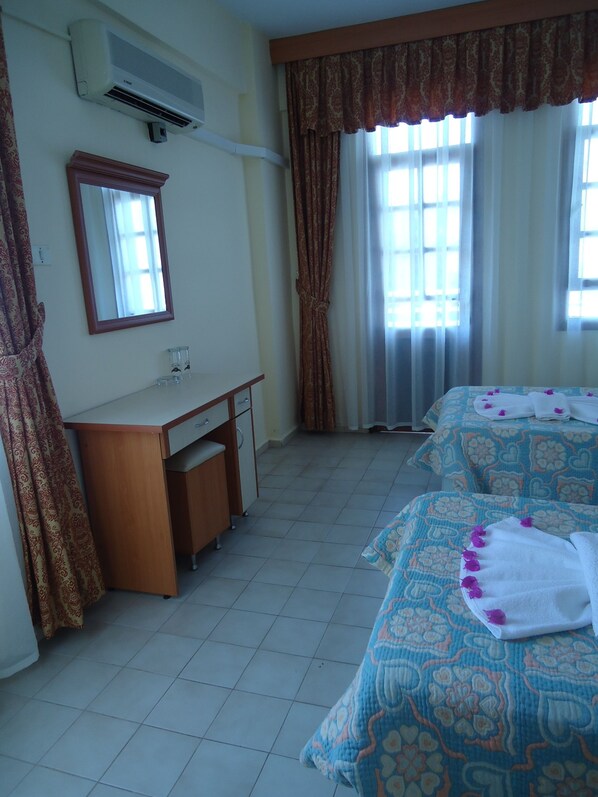 Tabla de planchar con plancha y cunas gratuitas 