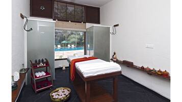 Kropsbehandlinger, Ayurvedic-behandlinger, massage-/behandlingsrum
