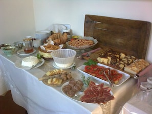 Desayuno buffet incluido todos los días