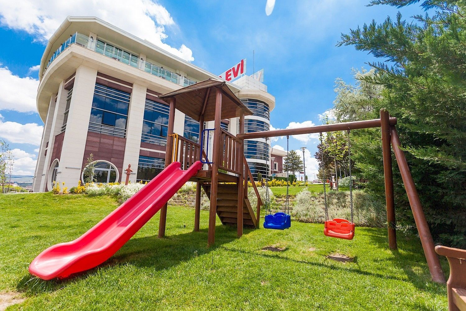 children’s play area – outdoor