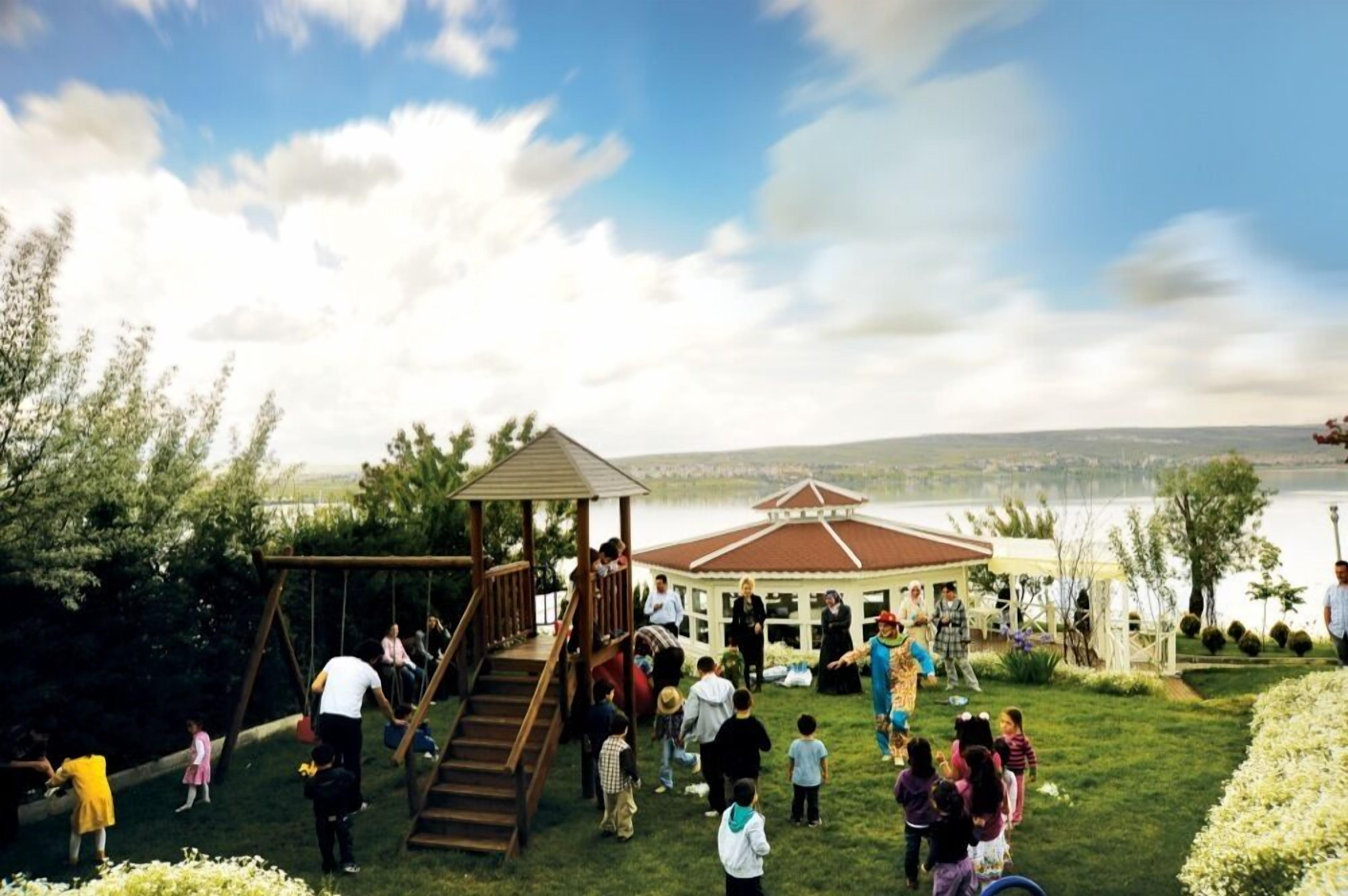 children’s play area – outdoor