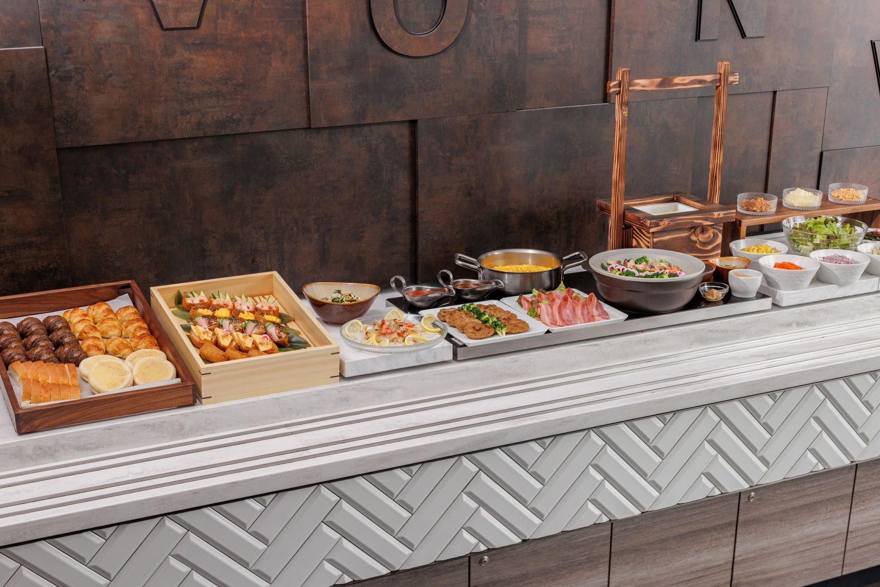 daily buffet breakfast (jpy 1540 per person)