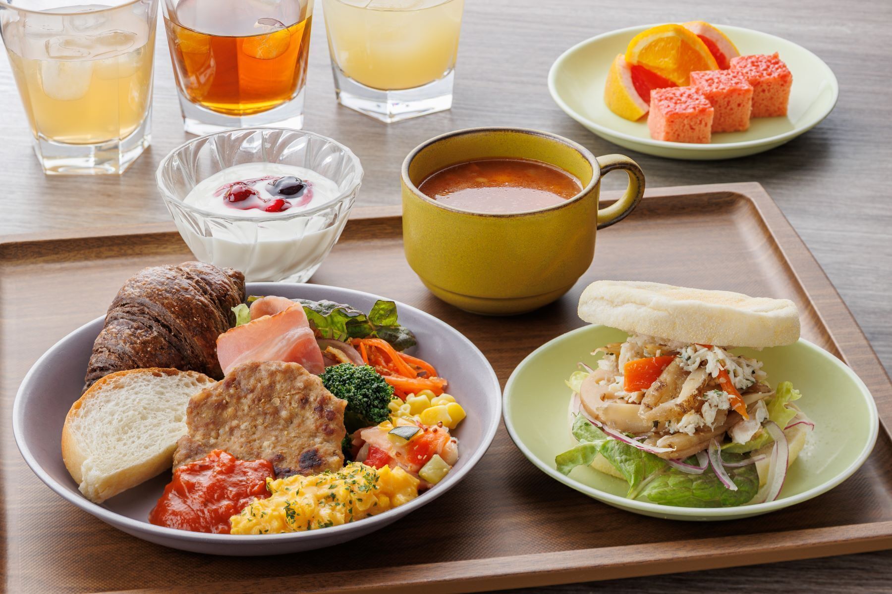daily buffet breakfast (jpy 1540 per person)
