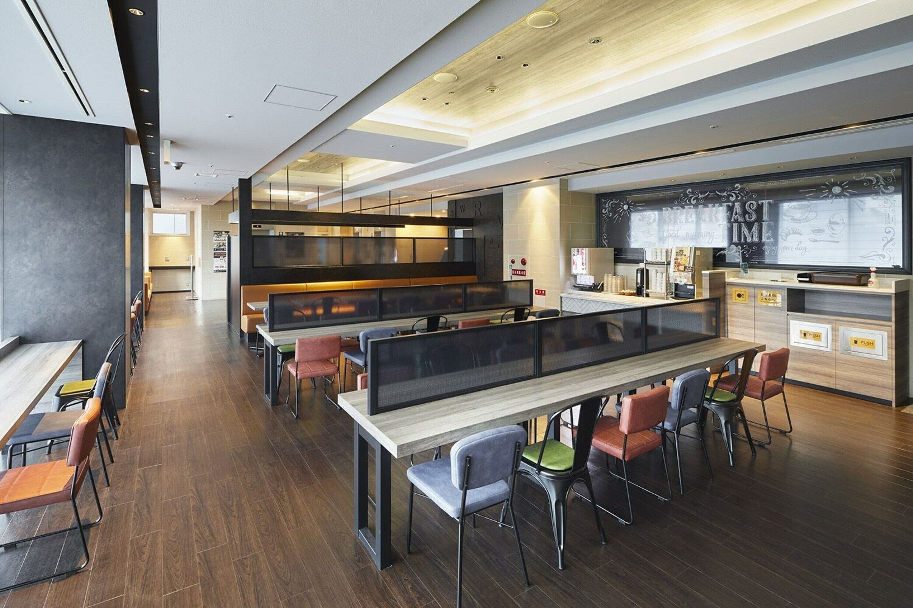 Daily buffet breakfast (JPY 1540 per person)