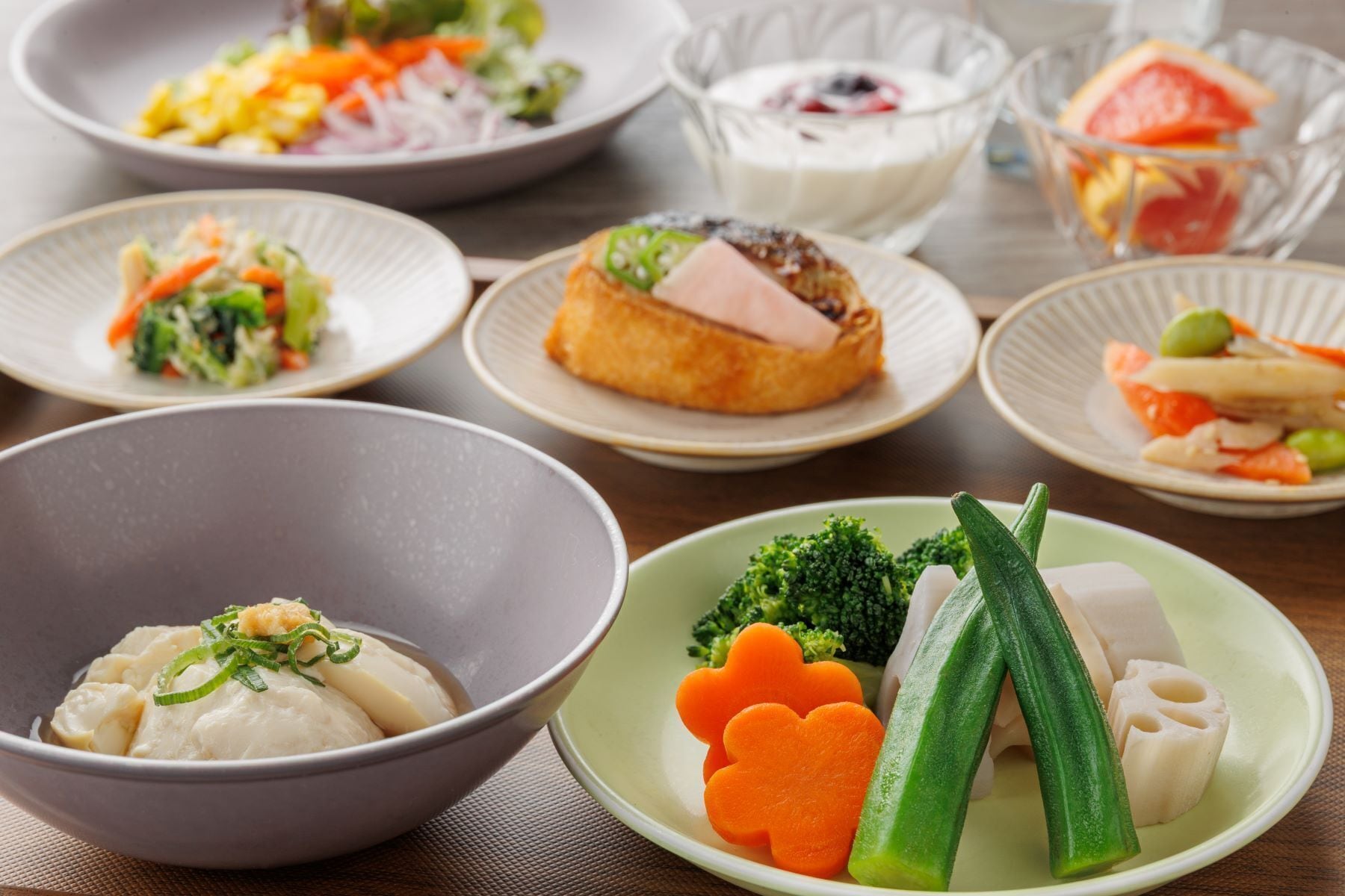 daily buffet breakfast (jpy 1540 per person)