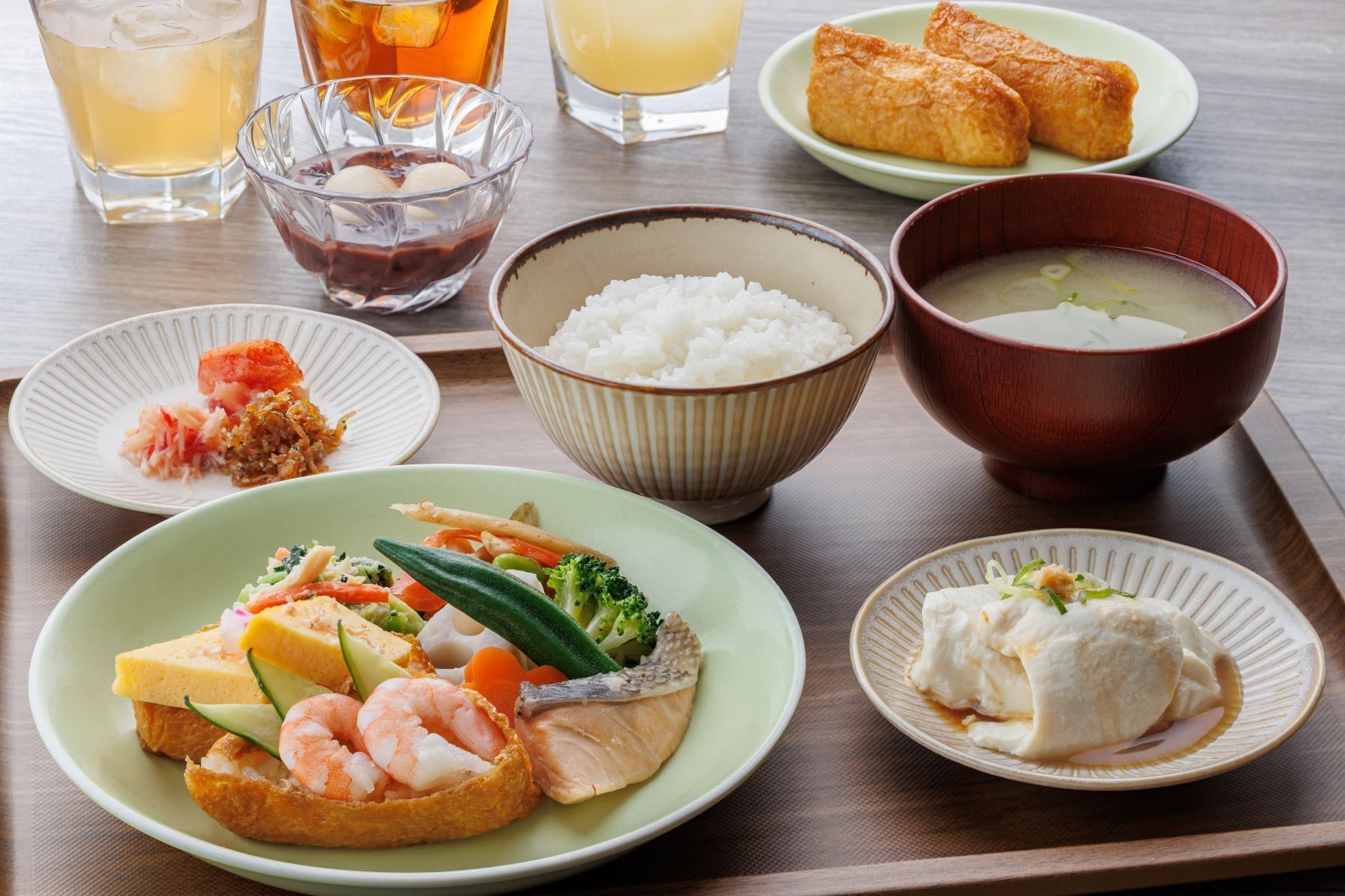 daily buffet breakfast (jpy 1540 per person)