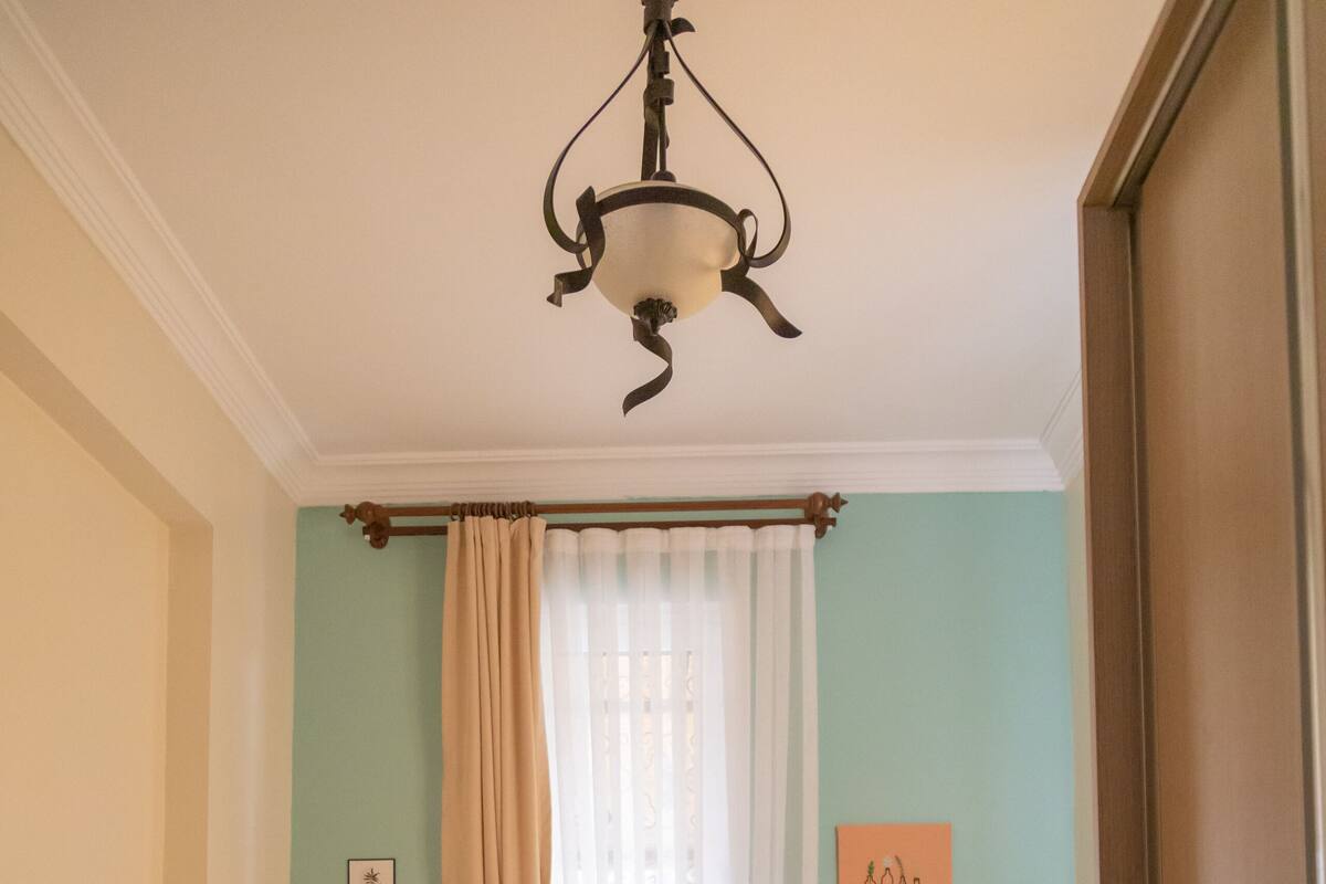 Habitación económica con 2 camas individuales | 1 habitación, wifi gratis y ropa de cama