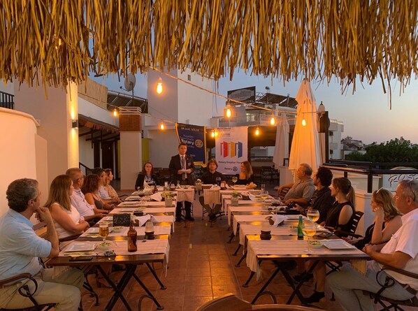 Outdoor dining - Rosy Suites Hotel (Kusadasi)