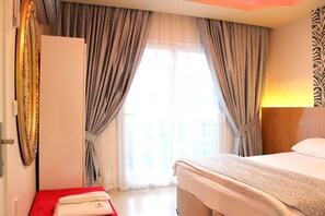 Grand Suite, 1 Bedroom, Non Smoking, Kitchen | View from room