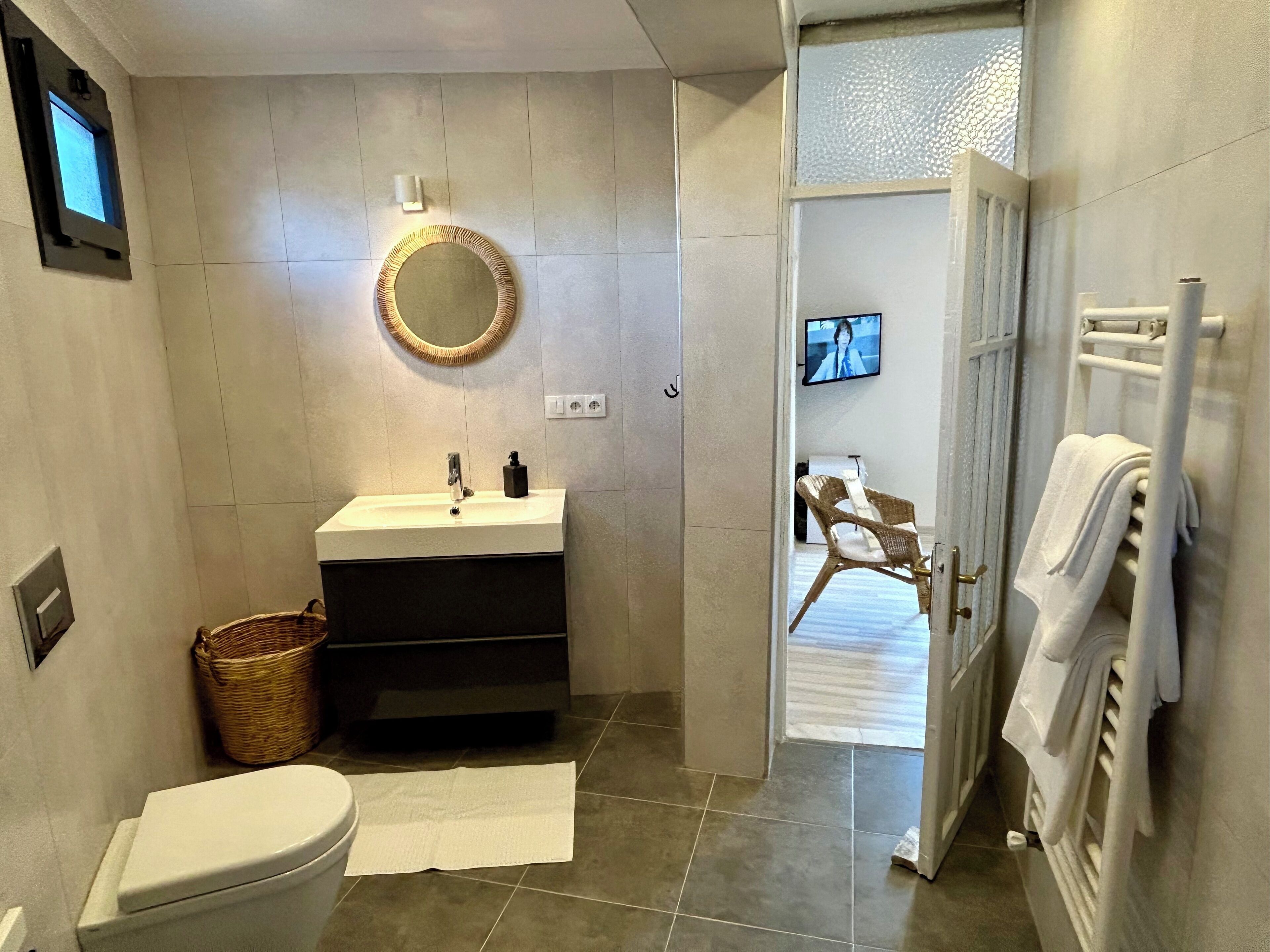 luxury suite, 2 bedrooms | bathroom | shower, rainfall showerhead, free toiletries, hair dryer