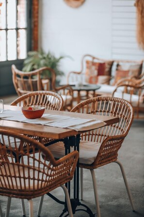 Se sirven desayunos, comidas y cenas