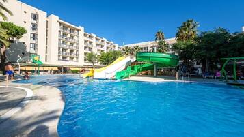 Indoor pool, 3 outdoor pools