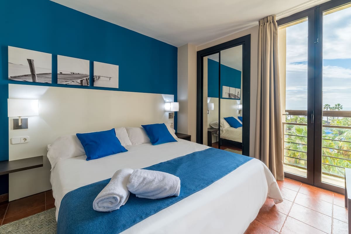 In-room safe, desk, blackout drapes, free WiFi