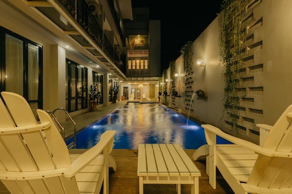 Outdoor pool - Urbanest Inn House TB Simatupang (Jakarta)