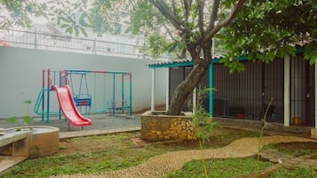 Área de juegos infantiles al aire libre