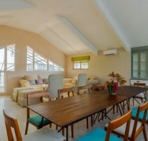 Meeting facility - Urbanest Inn House TB Simatupang (Jakarta)