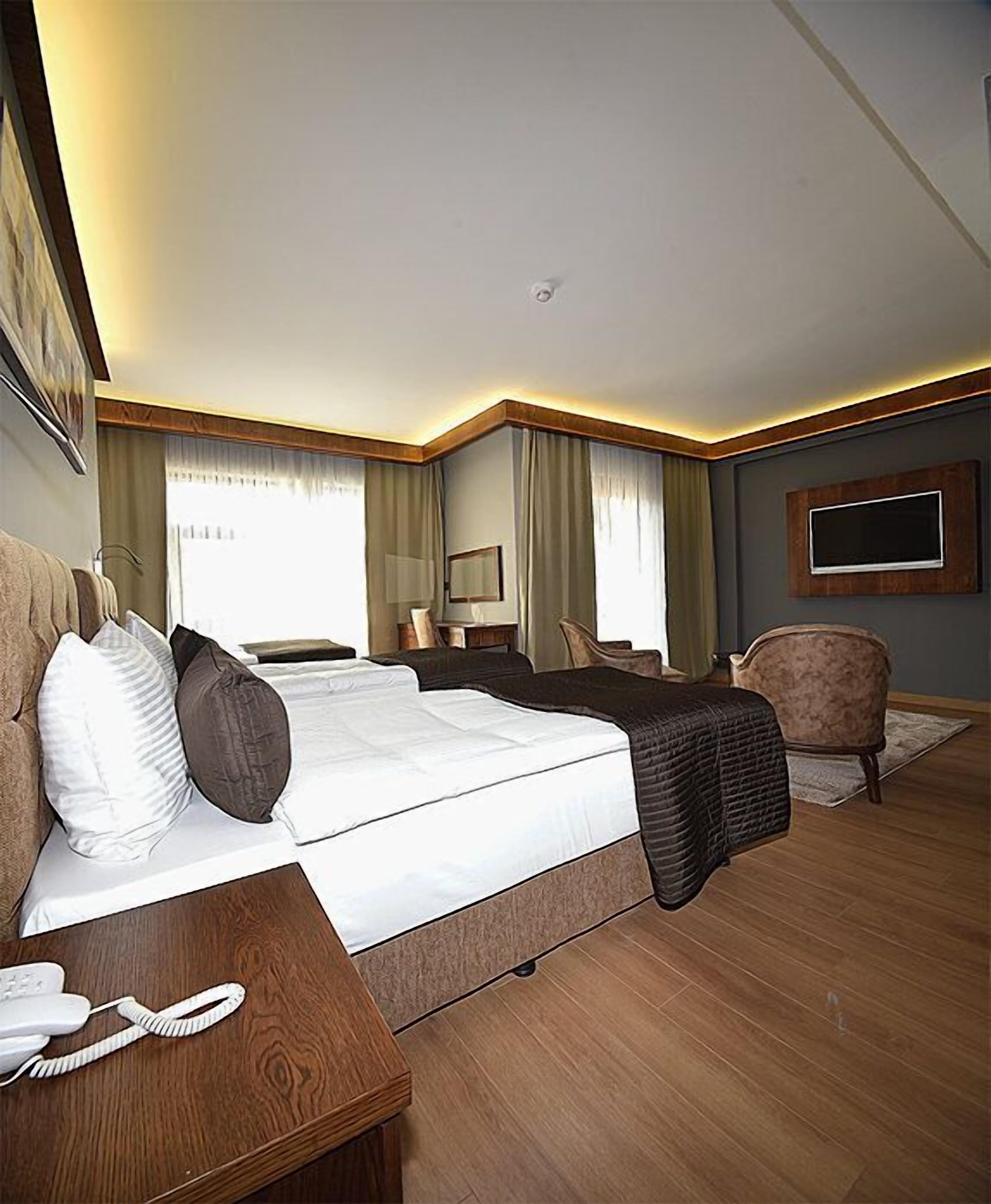 deluxe double or twin room, balcony | egyptian cotton sheets, premium bedding, minibar, in-room safe