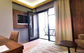 108-cm LED TV with satellite channels, TV - The Elegant Hotel (Eyup)