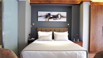 Egyptian cotton sheets, premium bedding, minibar, in-room safe