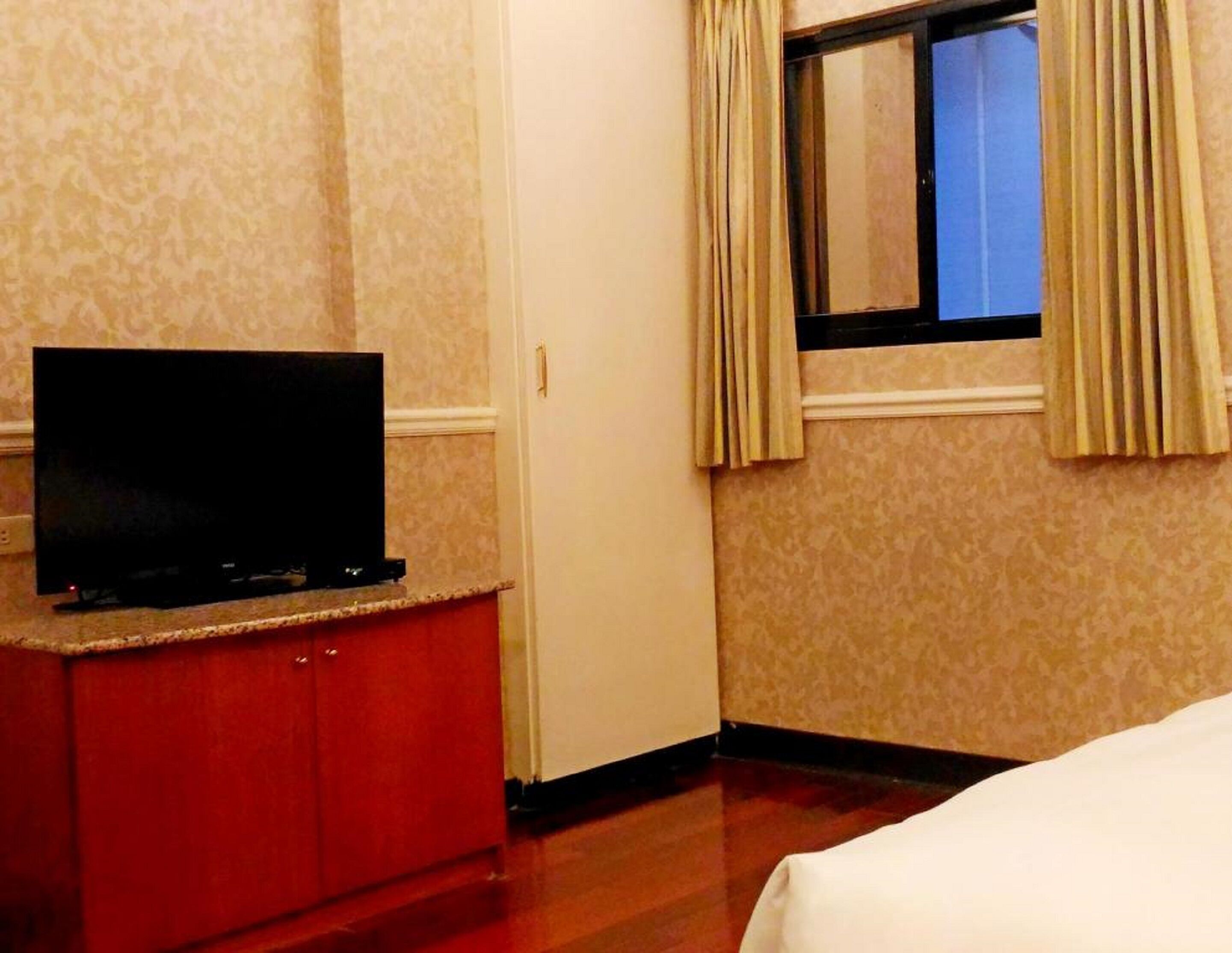 comfort double room | 1 bedroom, premium bedding, down duvets, desk