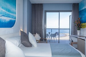 Deluxe Room, Sea View | In-room safe, desk, soundproofing, free WiFi