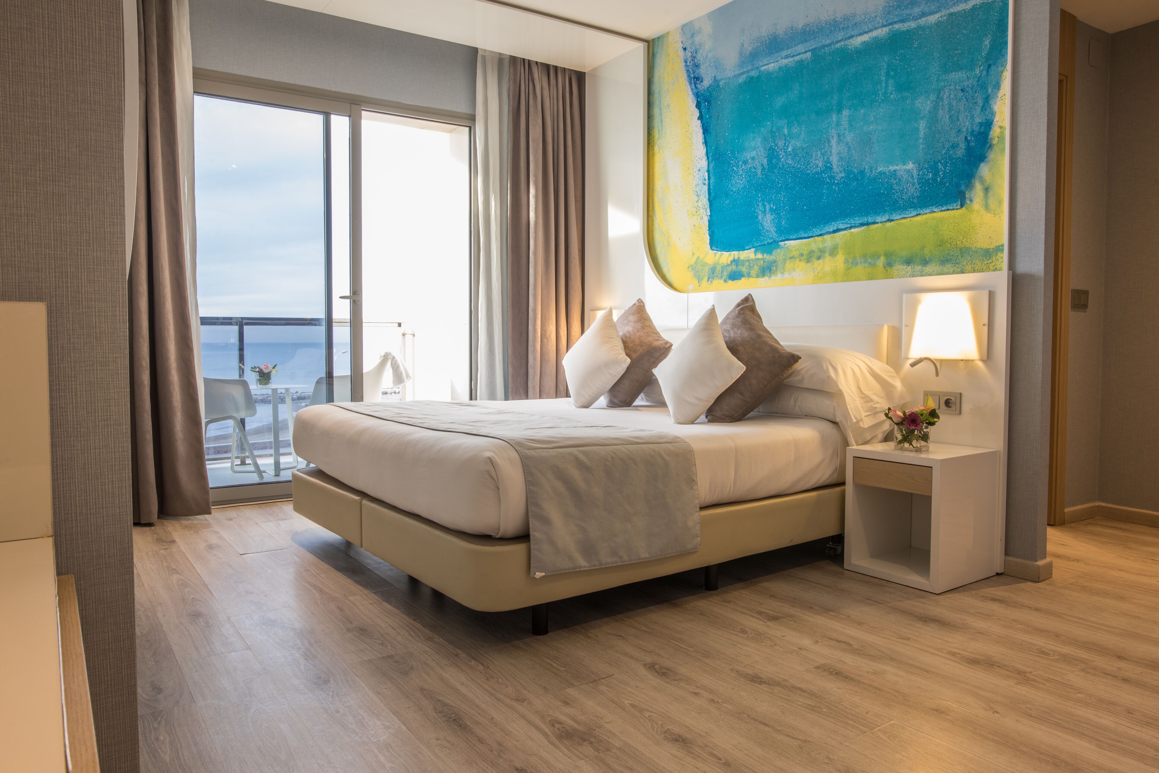 room (king privilege) | in-room safe, desk, soundproofing, free wifi