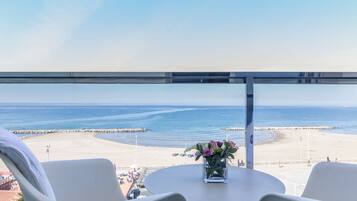 Deluxe kamer, uitzicht op zee | Balkon
