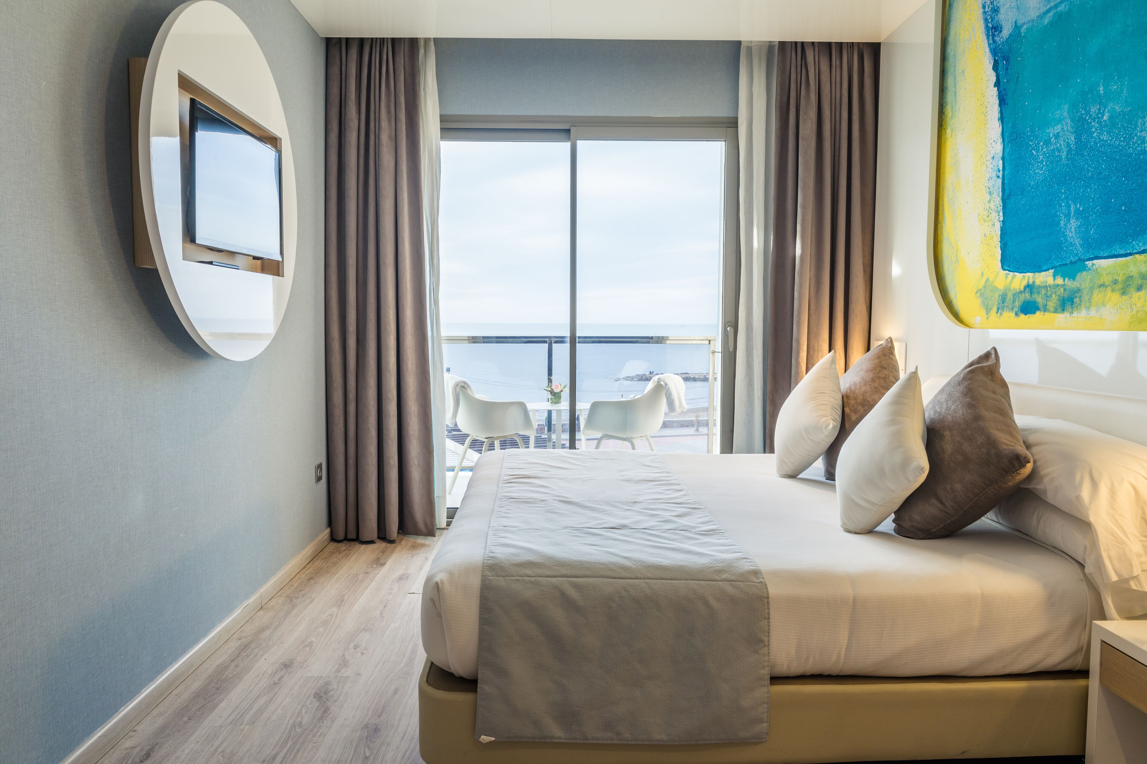 room (king privilege) | in-room safe, desk, soundproofing, free wifi