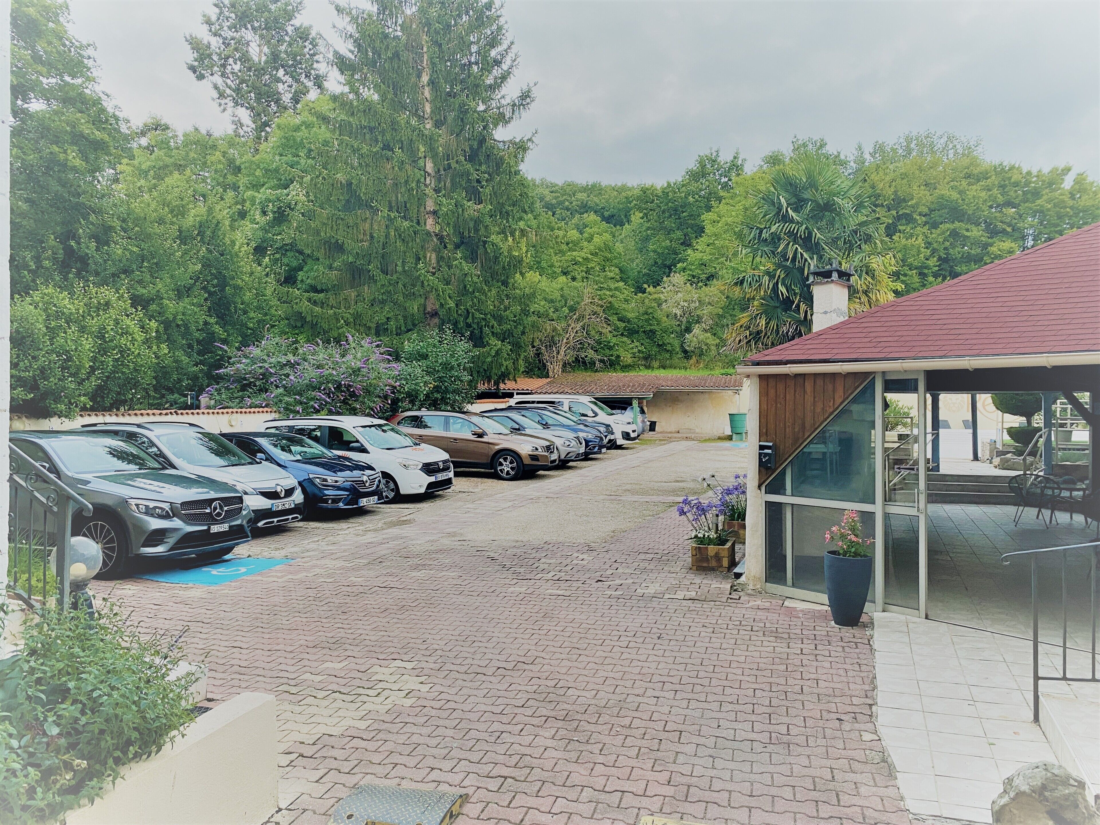 self-parking (surcharge) 5.00 per stay