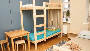 Family Studio, Multiple Beds | Iron/ironing board, free WiFi, bed sheets