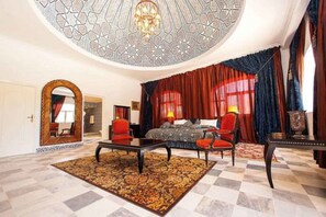 Caja de seguridad en la habitación y wifi gratis 