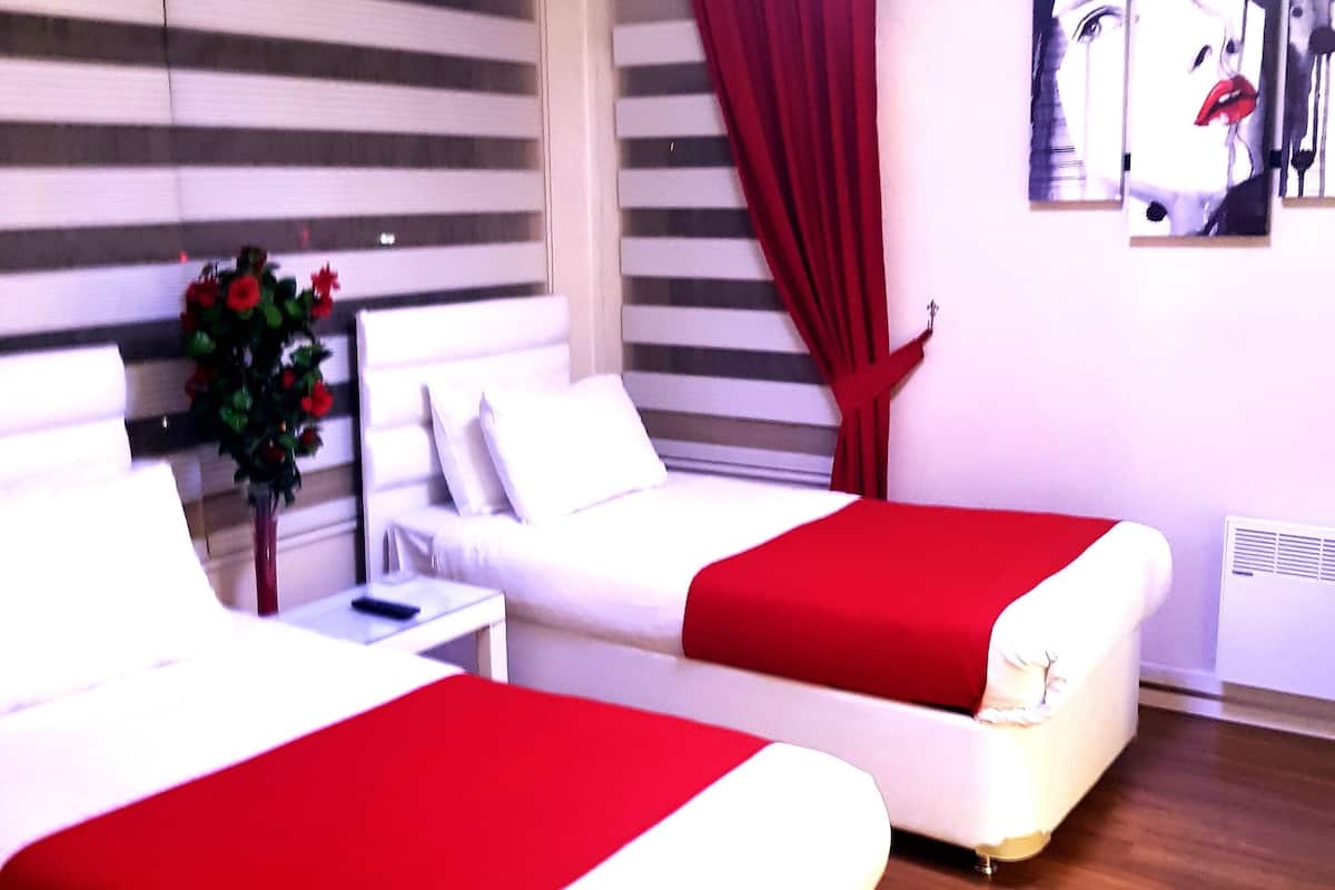 Premium bedding, minibar, in-room safe, desk