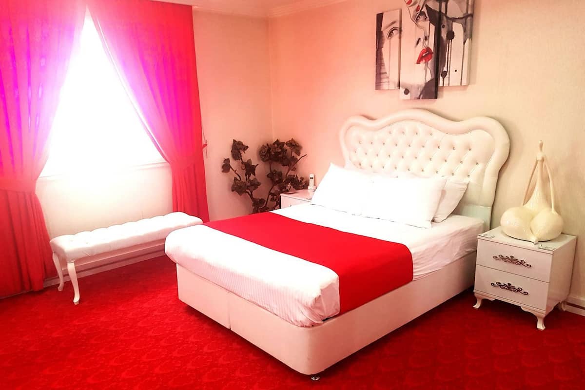 Premium bedding, minibar, in-room safe, desk