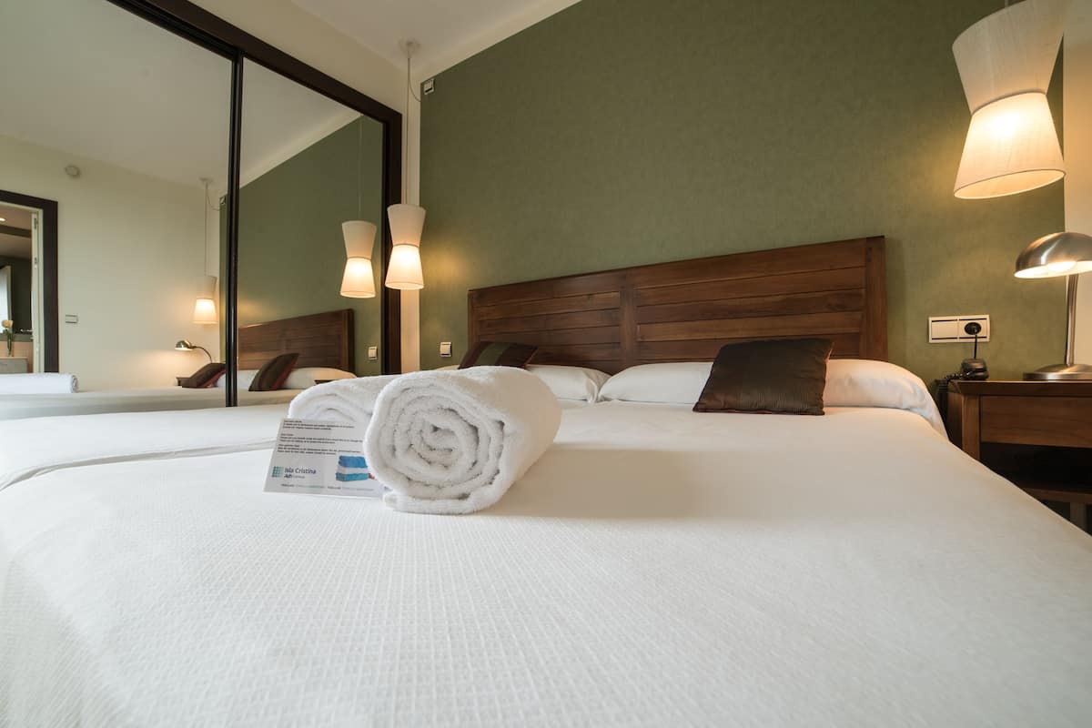 1 bedroom, in-room safe, desk, free WiFi