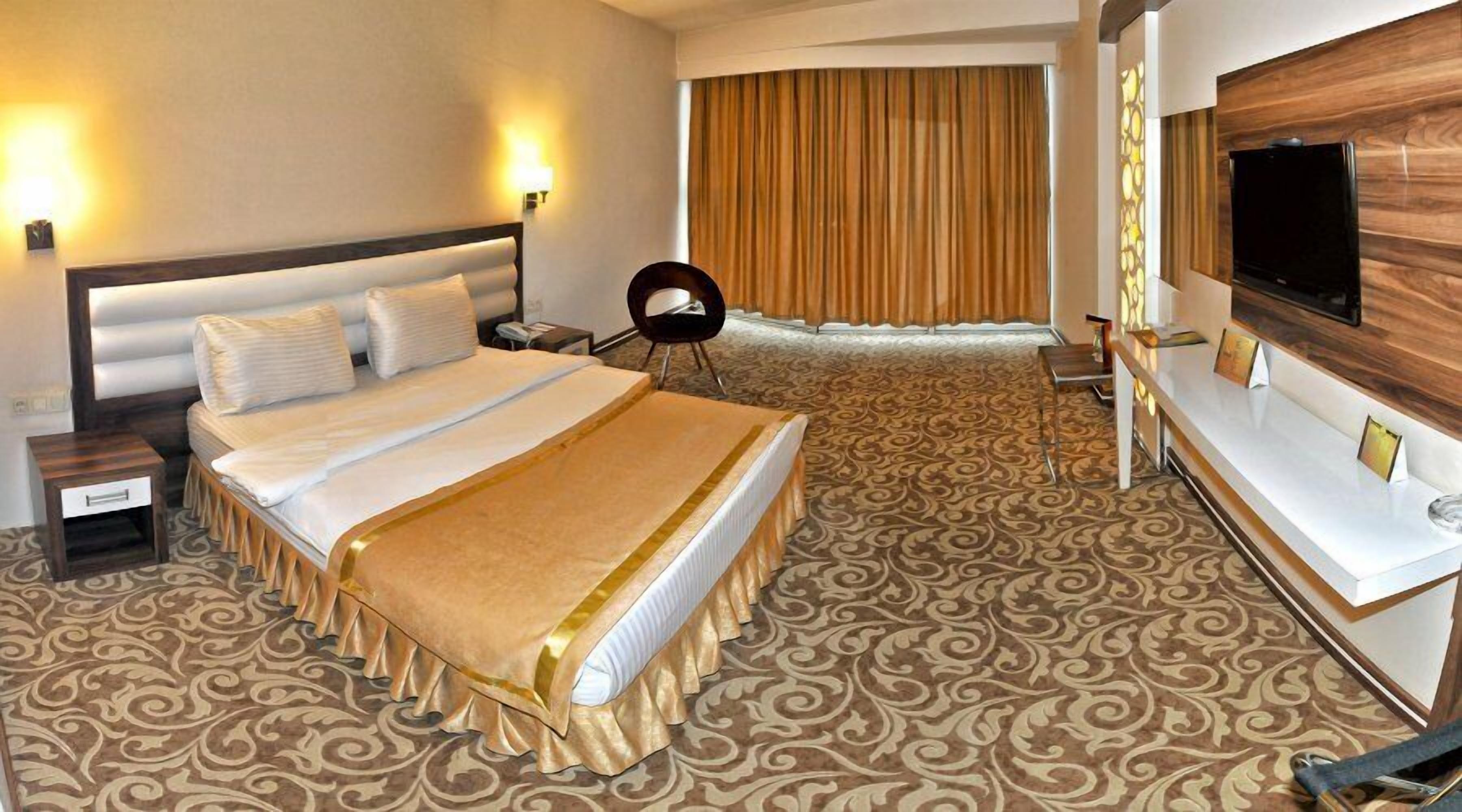 迷你吧、客房内保险箱、免费 WiFi、轮椅无障碍