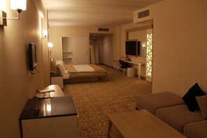 Minibar, coffre-fort, accès au Wi-Fi (inclus)