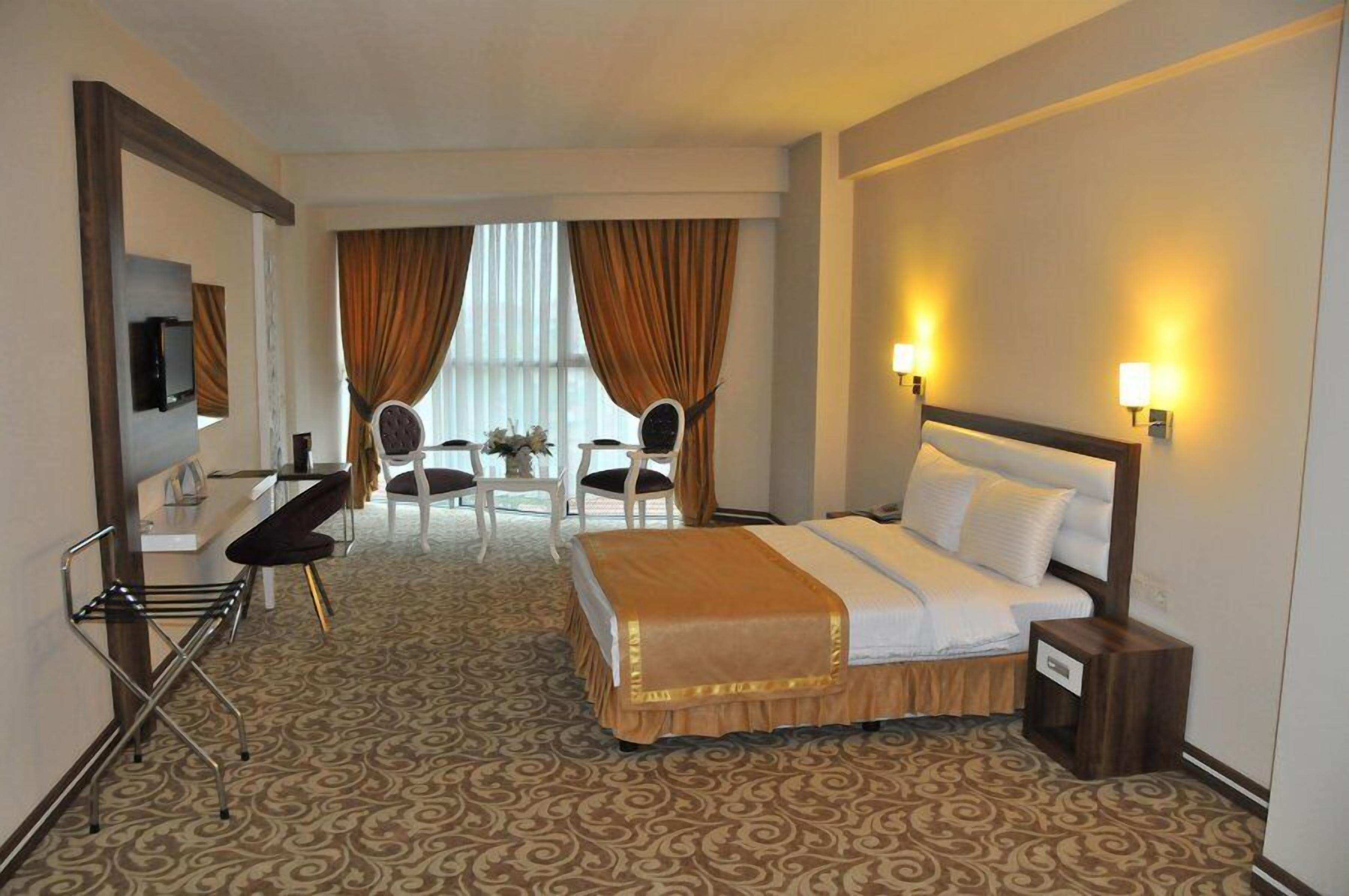 minibar, in-room safe, free wifi, wheelchair access