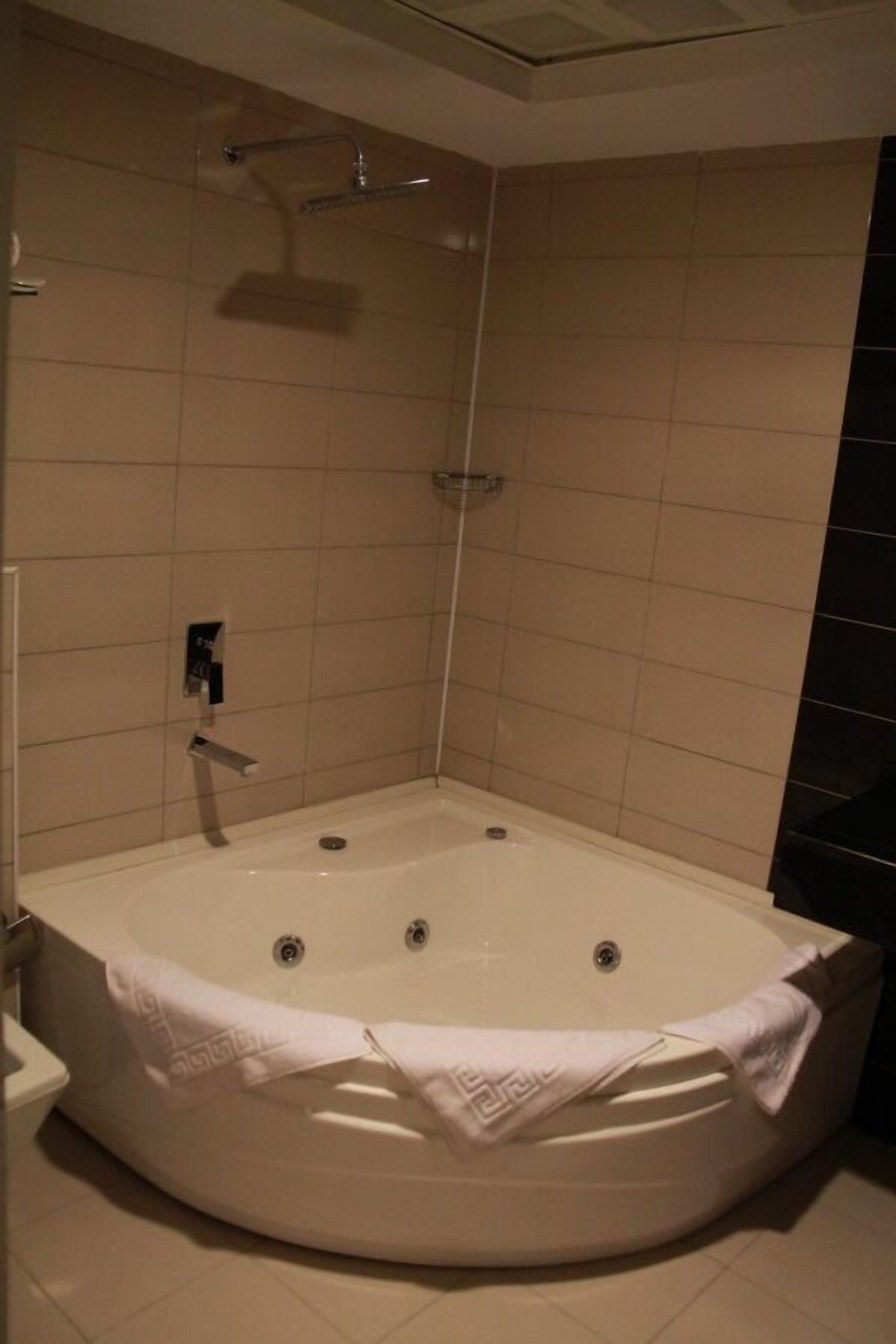 deep-soaking bathtub