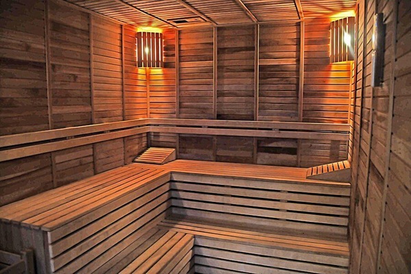 Sauna, bilik wap, mandi tangas / hammam, bilik urut/rawatan