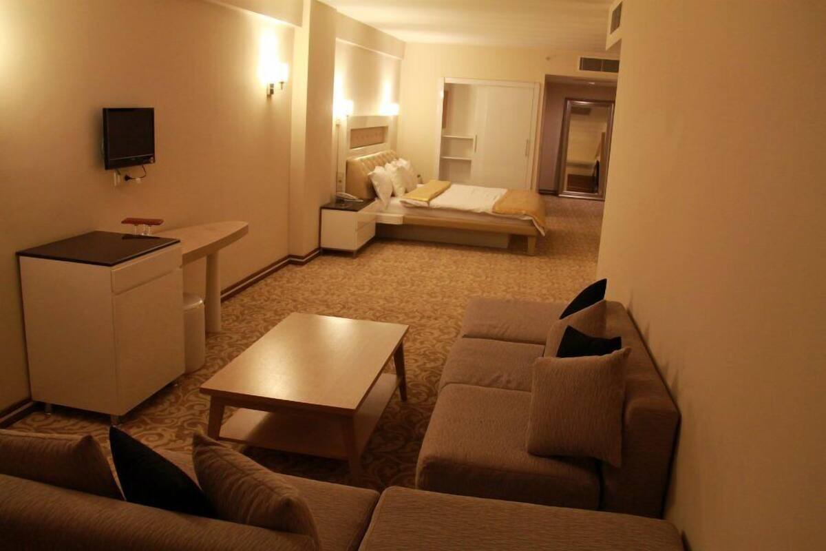 minibar, in-room safe, free wifi, wheelchair access