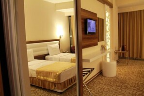 Minibar, caja de seguridad en la habitación y wifi gratis