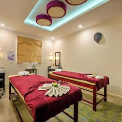 Couples treatment room(s), sauna, steam room, body treatments