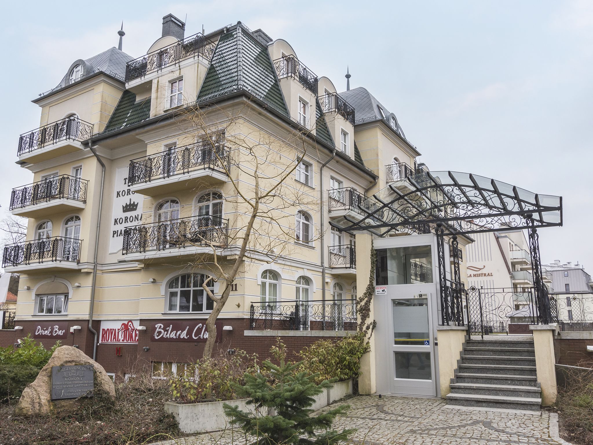 Fachada de la propiedad