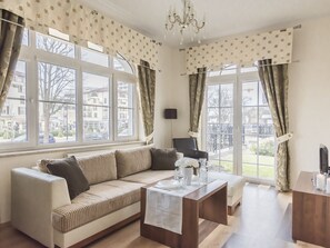 Trzy Korony Wazow Apartament 11 | Wohnzimmer