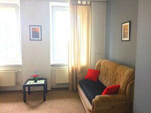 Chambre Double Standard, 1 grand lit, salle de bains commune, vue ville (No 2) | Wi-Fi gratuit, draps fournis