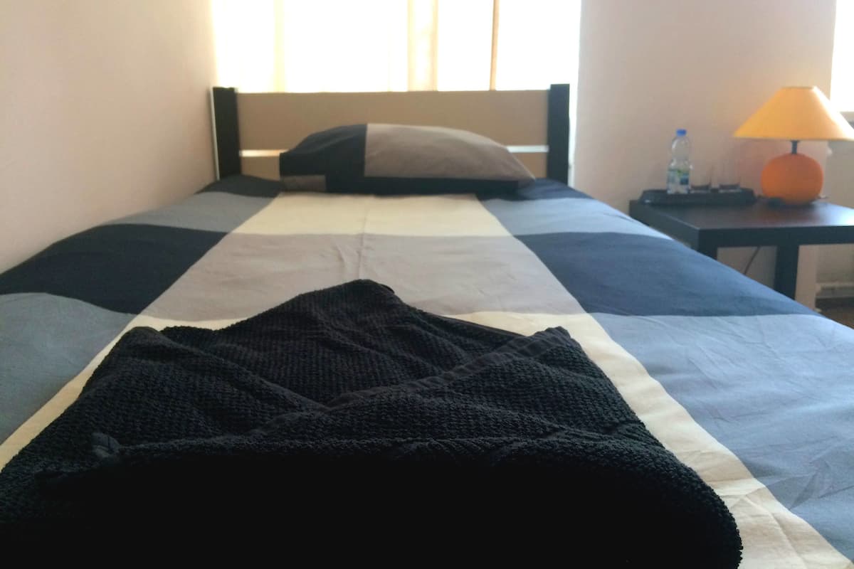 Standard Twin Room, 2 Single Beds, Shared Bathroom (No 4) | Free WiFi, bed sheets