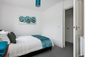 Superior Apartment, 2 Bedrooms | 2 bedrooms, premium bedding, iron/ironing board, free WiFi