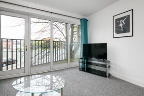 Superior Apartment, 2 Bedrooms | Living room