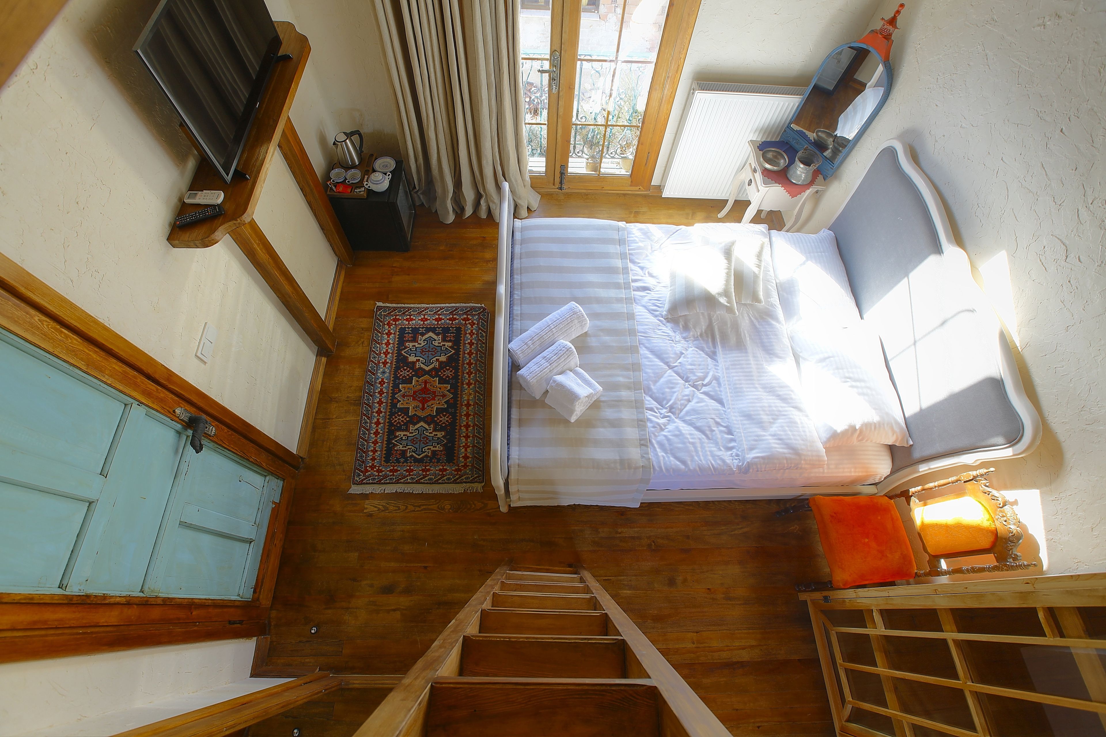 design room, multiple beds, non smoking | minibar, in-room safe, desk, soundproofing